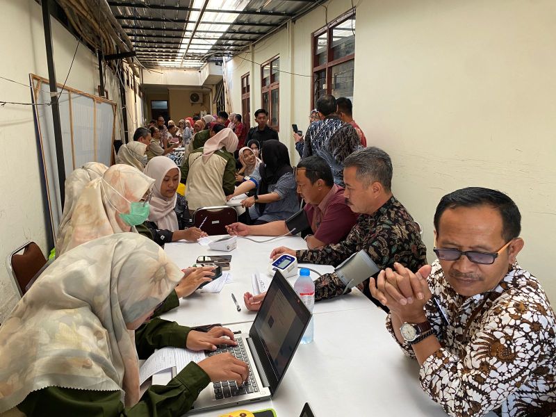 Pegawai Dinpermades dan DKPPP Temanggung Ikuti Cek Kesehatan Gratis Tahun 2026