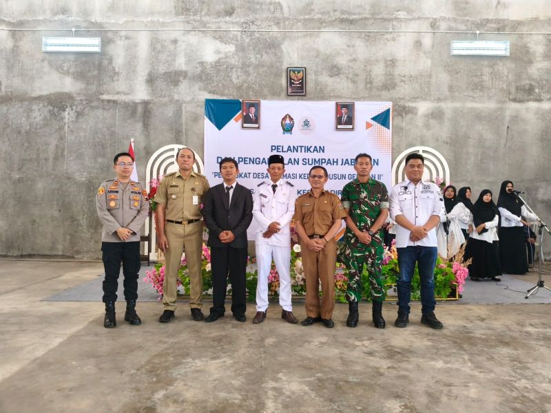 Plt Kepala Dinpermades Temanggung Hadiri Pelantikan Perangkat Desa Gejagan