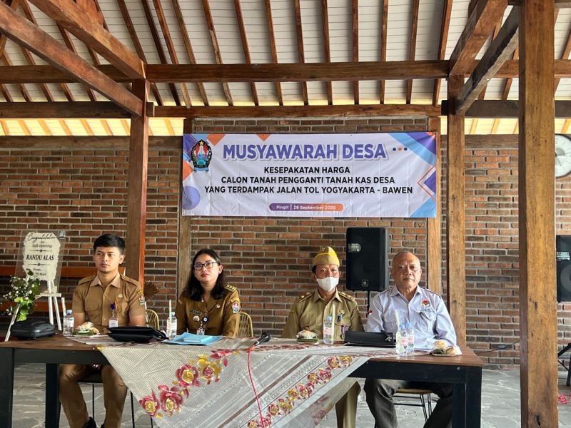 Bidang Pemdes Dinpermades Hadiri Musyawarah Desa Pingit Bahas Tanah Pengganti TKD